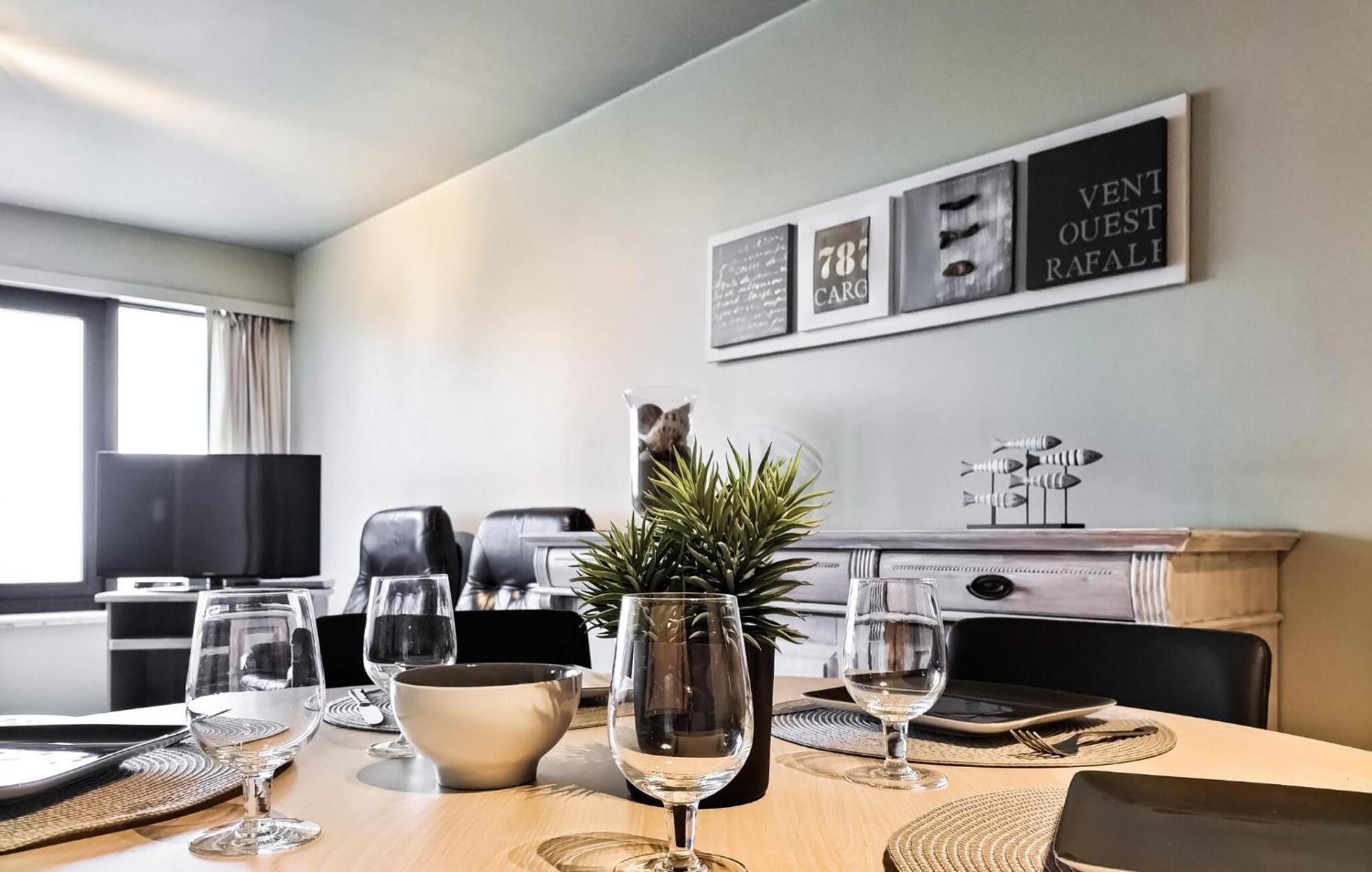 Beautiful Apartment In Oostende With Wifi 외부 사진